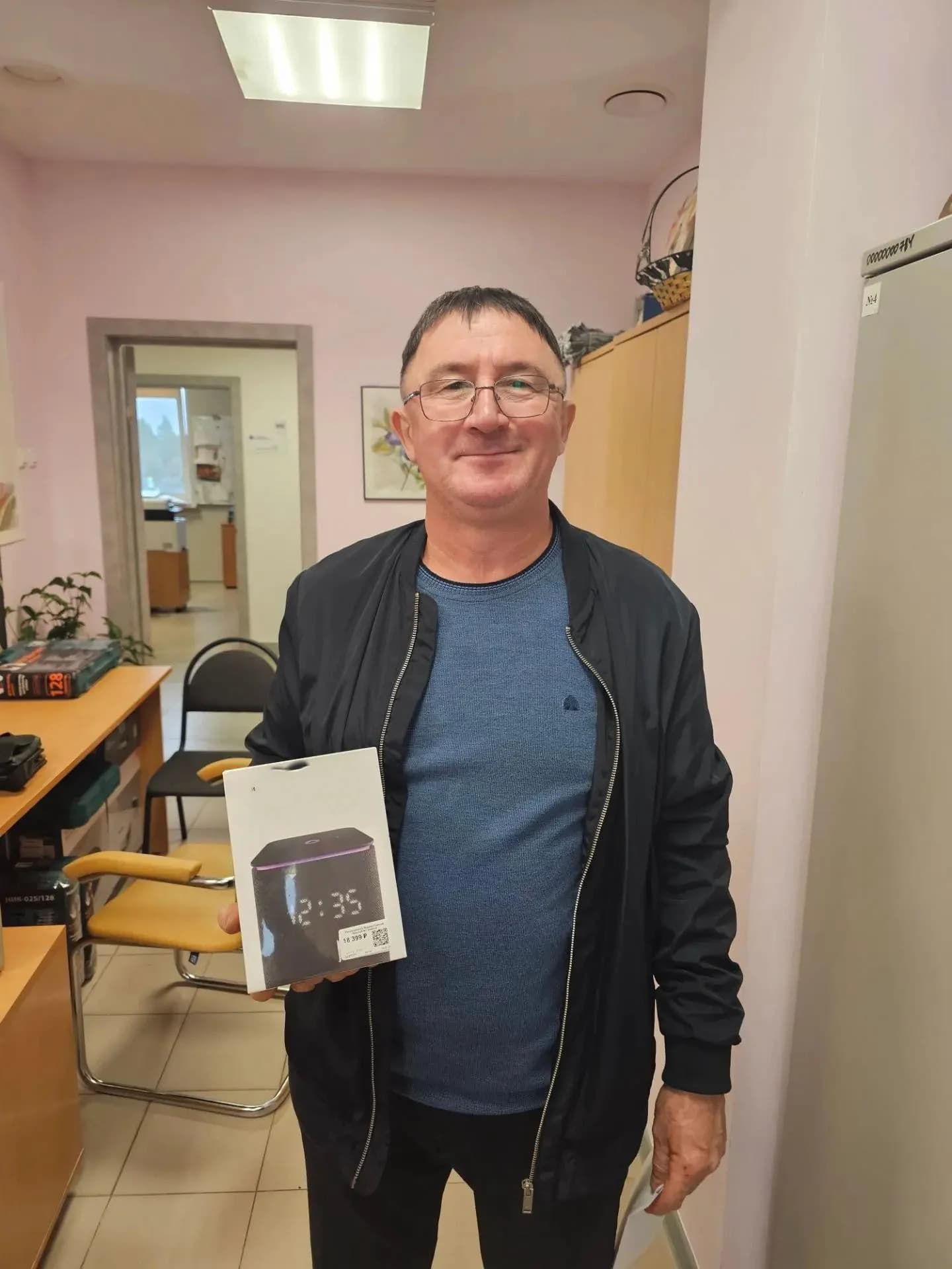 Подарки выдаются только в вещевой форме — замена на денежный эквивалент не предусмотрена.